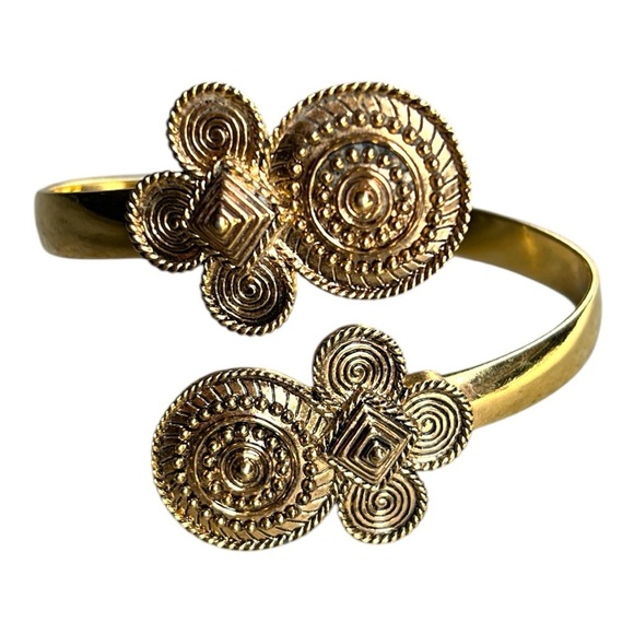 Vintage Gold Tone Cuff Bracelet - Picture 1 of 3